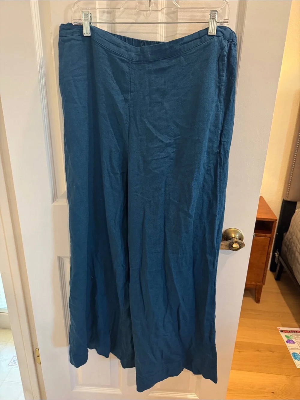 Wide-Leg Pants in Teal Blue